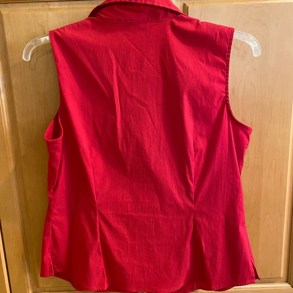 Large Red sleeveless top